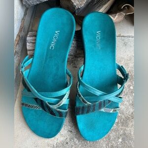 Vionic Rhodes Reptile print Turquoise Strappy leather Sandals Sz-11. S